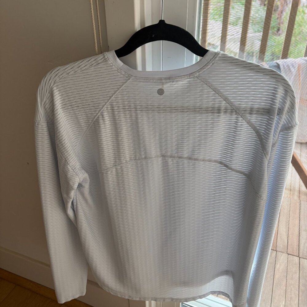 Calia Renew Long Sleeved Tee in Pale Blue and Size S EUC! - Picture 3 of 4